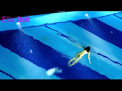 ❤️ Não consigo parar de ver, jovem loira apanhada a nadar nua na piscina da estância balnear ELLA BOLT ❤️❌ Porno real em nós pt.my-hentai-gallery.ru ❌